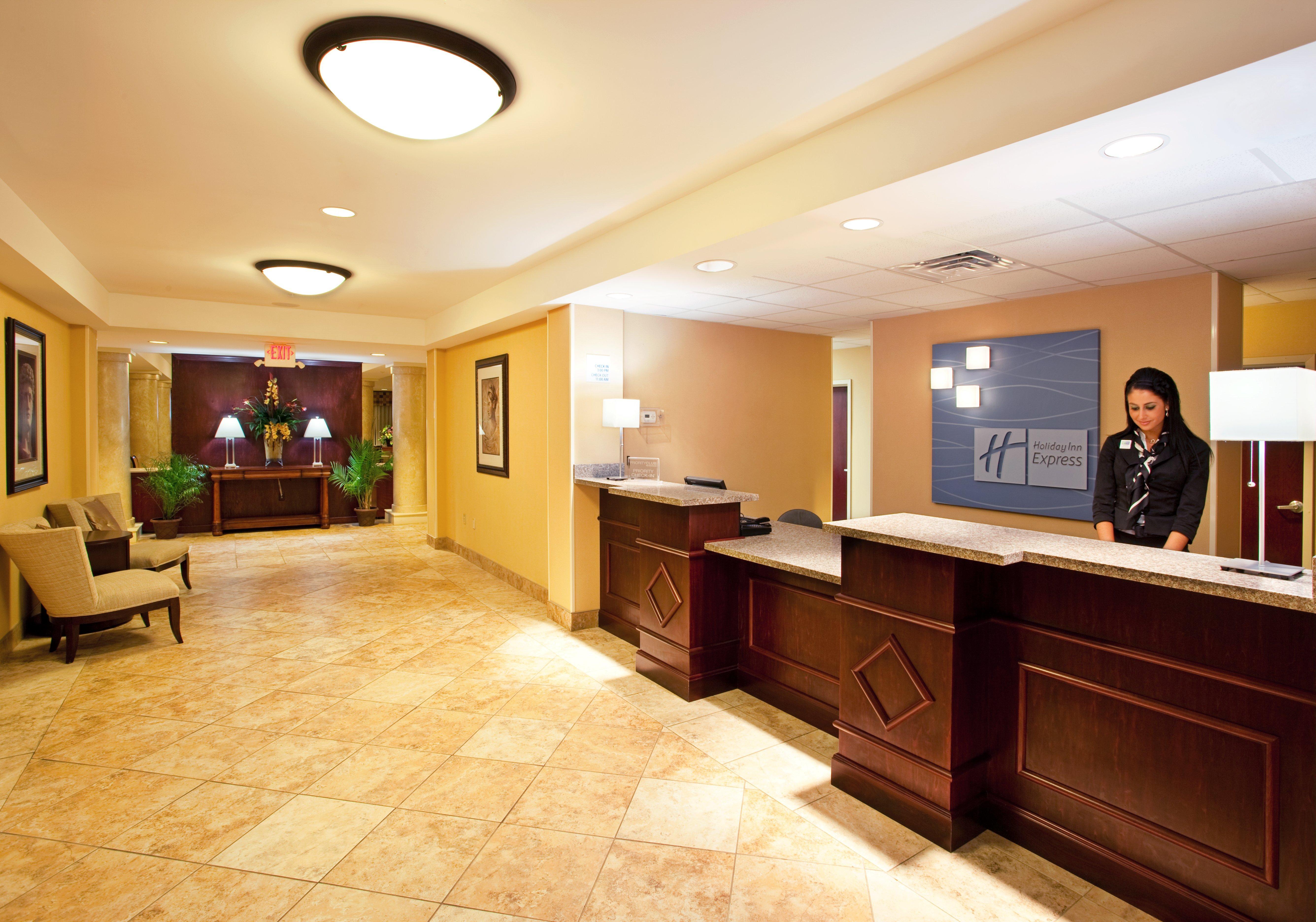 Holiday Inn Express & Suites Niagara Falls, An Ihg Hotel Екстер'єр фото